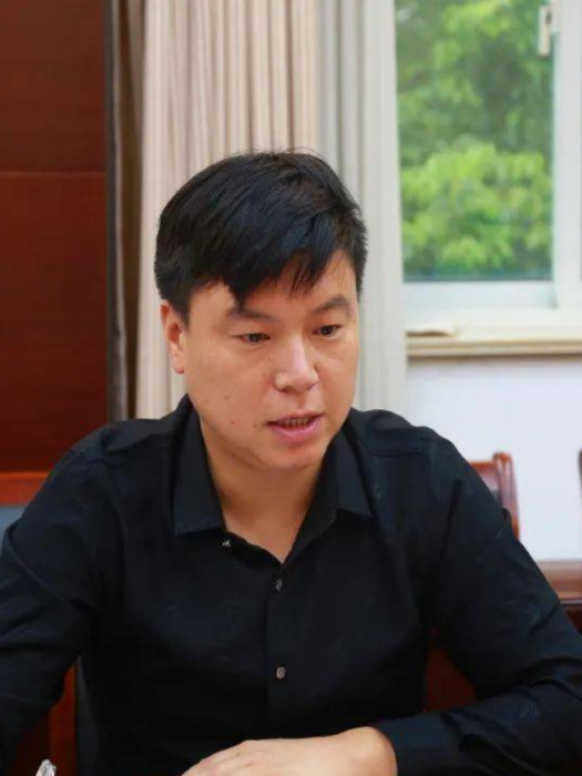 張俊(江蘇省濱海中學教師) 張俊(江蘇省濱海中學教師)