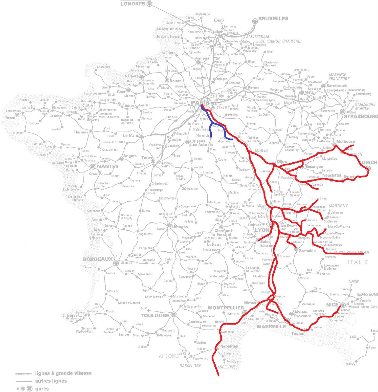 巴黎里昂站通達度（紅為TGV、藍為慢車）