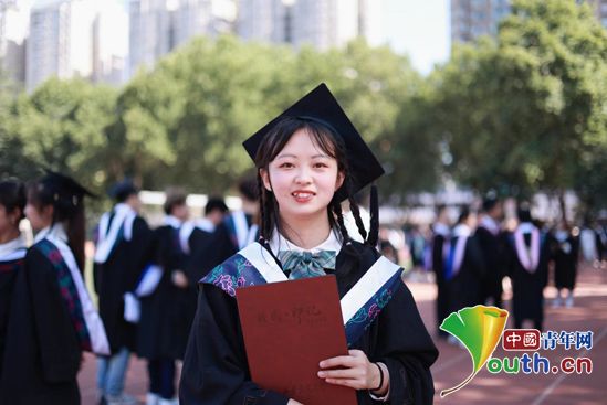 陳詩(西安交通大學第24屆研究生支教團成員) 陳詩(西安交通大學第24屆研究生支教團成員)