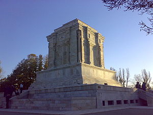 菲爾多西之墓