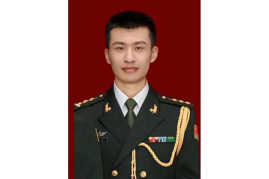 張浩(中國人民解放軍現役軍人，上尉軍銜)