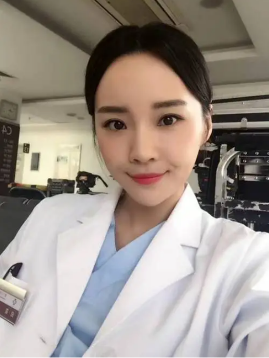 田苗(電視劇《生活像陽光一樣燦爛》中的角色) 田苗(電視劇《生活像陽光一樣燦爛》中的角色)