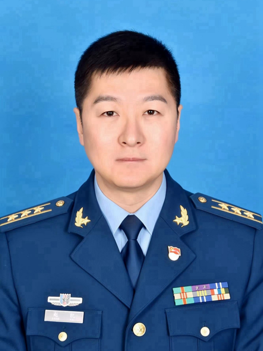 趙凱(黑龍江省雙鴨山市饒河縣委常委、縣人武部上校政委) 趙凱(黑龍江省雙鴨山市饒河縣委常委、縣人武部上校政委)