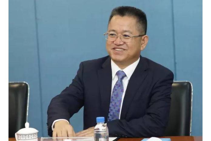 胡敏(原華潤電力公司執行董事兼總裁) 胡敏(原華潤電力公司執行董事兼總裁)