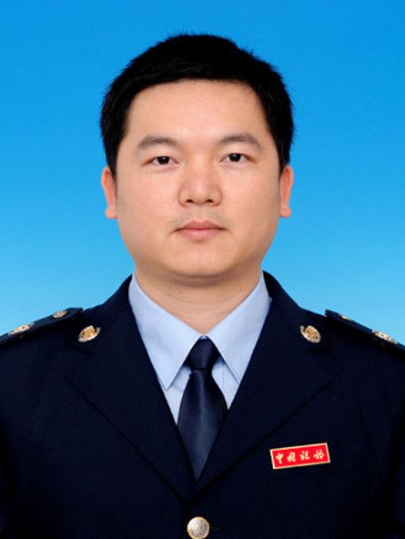 文勇剛(國家稅務總局玉林市稅務局黨委委員、副局長) 文勇剛(國家稅務總局玉林市稅務局黨委委員、副局長)