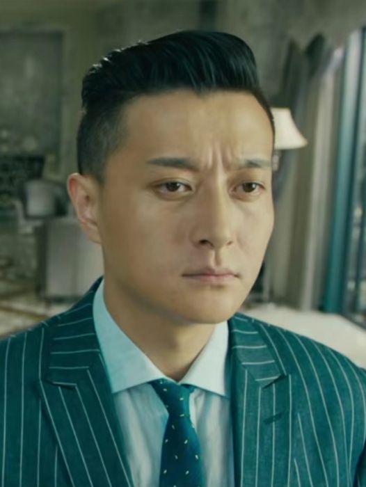 江邊(喜劇電影《幸福馬上來》中的角色) 江邊(喜劇電影《幸福馬上來》中的角色)
