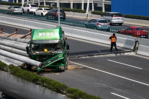 上海中環高架交通事故