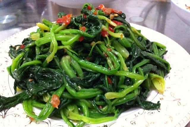 臘肉炒菠菜