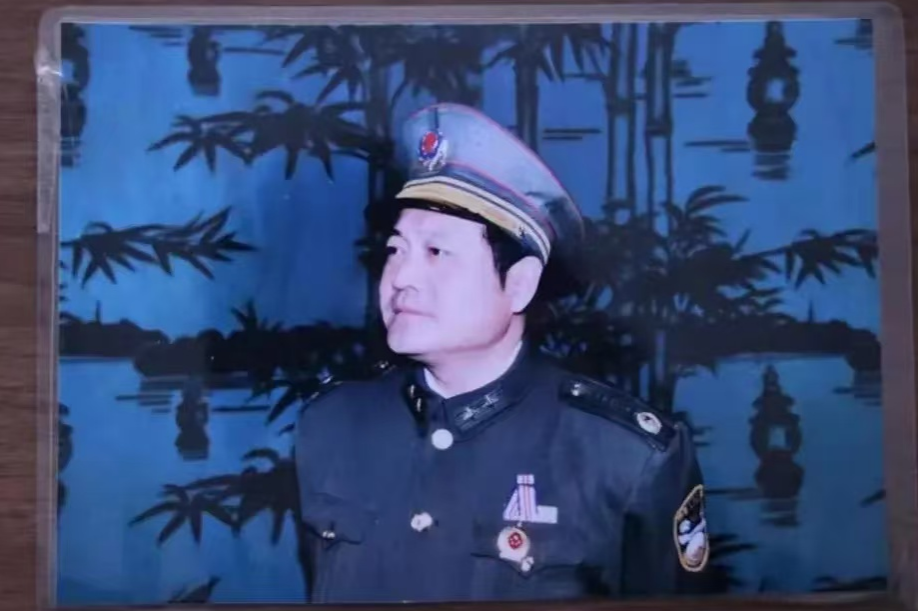 高克軍(河北省石家莊市公安局橋西分局原副局長) 高克軍(河北省石家莊市公安局橋西分局原副局長)