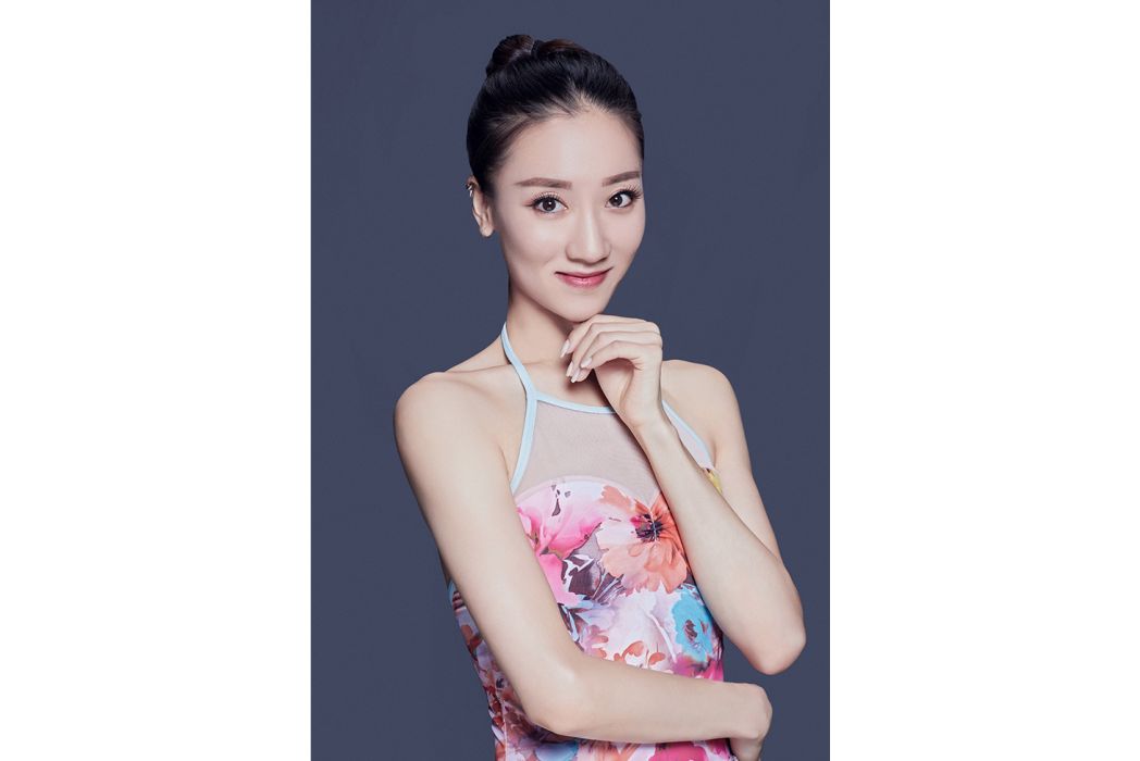 李潔(中央芭蕾舞團演員,一級演員) 李潔(中央芭蕾舞團演員,一級演員)