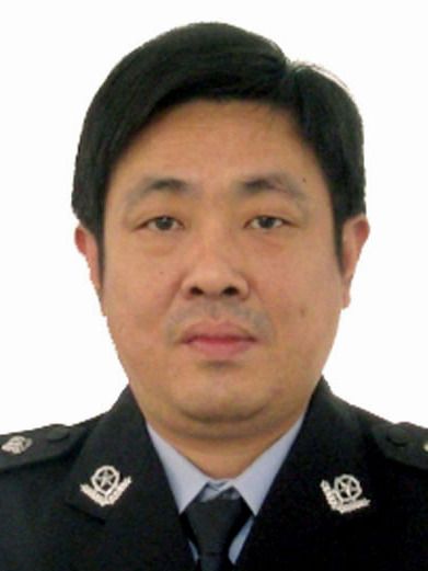 王鋒(湖北省十堰市鄖西縣公安局黨委委員、城關派出所所長、一級警長) 王鋒(湖北省十堰市鄖西縣公安局黨委委員、城關派出所所長、一級警長)