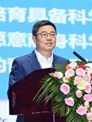 鄭豪傑(教育科學出版社社長兼總編輯) 鄭豪傑(教育科學出版社社長兼總編輯)