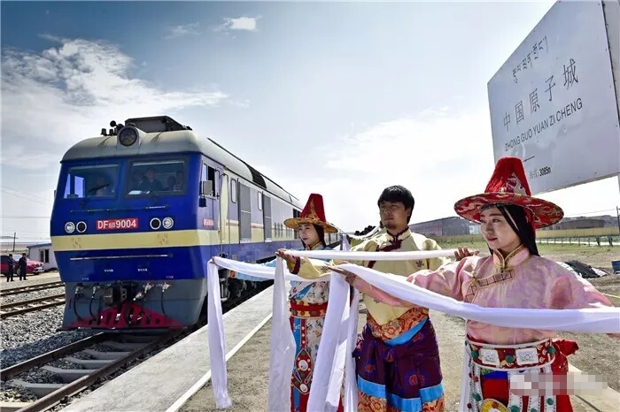 Y981次列車首次抵達中國原子城站