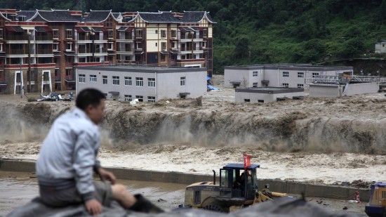 8月14日，映秀鎮一處安置小區被淹