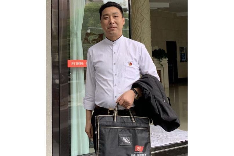 李曉波(貴州省話劇團青年演員) 李曉波(貴州省話劇團青年演員)