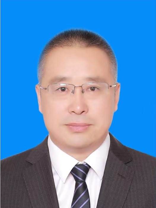 田曉輝(赤峰市巴林左旗人民政府黨組成員、旗人民政府副旗長、三級調研員) 田曉輝(赤峰市巴林左旗人民政府黨組成員、旗人民政府副旗長、三級調研員)