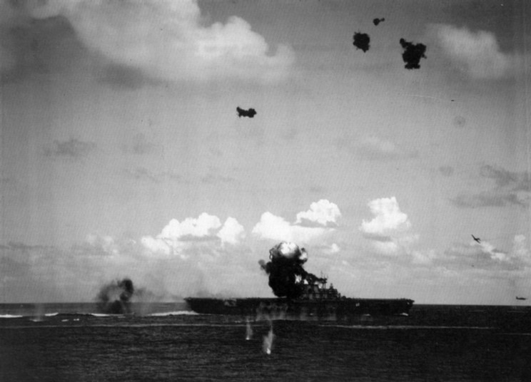 1942年10月聖克魯茲海戰-大黃蜂號