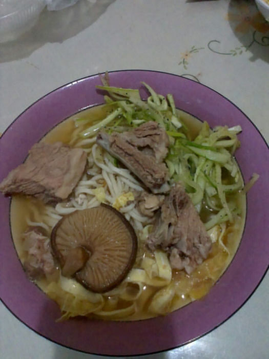 排骨冷麵 排骨冷麵