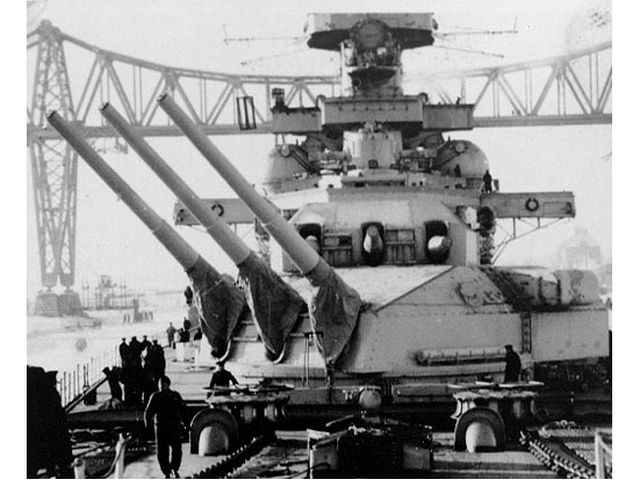 沙恩霍斯特號戰列艦前主炮