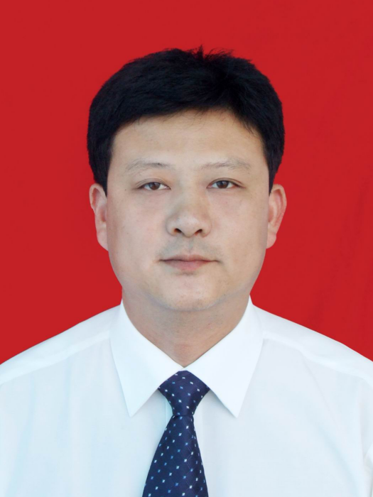 熊新年(湖北省赤壁市政府副市長、市政府黨組成員) 熊新年(湖北省赤壁市政府副市長、市政府黨組成員)