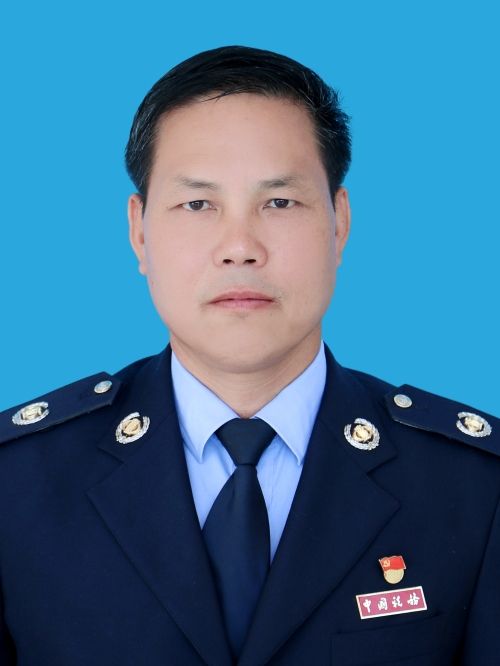 李國華(雲南省昆明市尋甸回族彝族自治縣稅務局黨委書記、局長) 李國華(雲南省昆明市尋甸回族彝族自治縣稅務局黨委書記、局長)