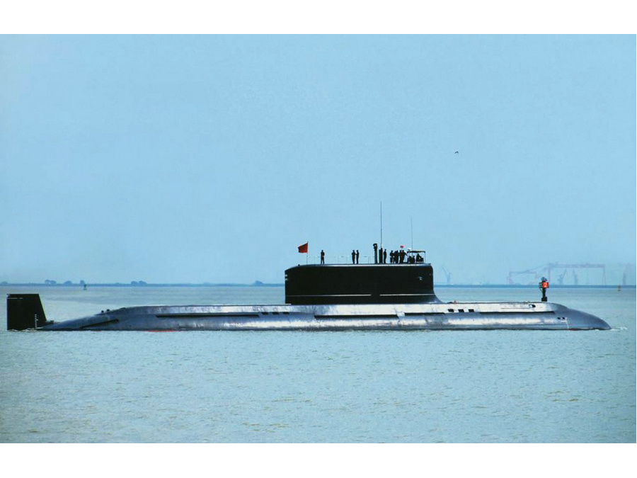 032型潛艇出海