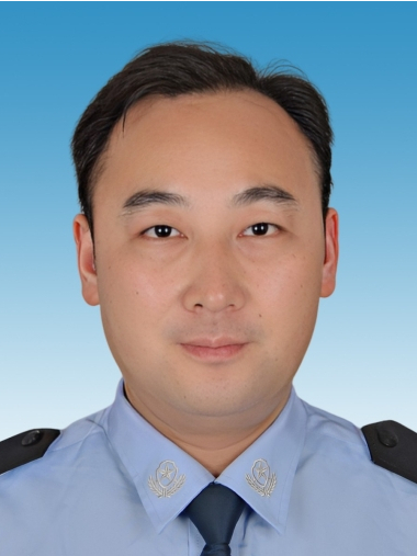 譚建華(江西省九江市都昌縣公安局黨委委員、副政委) 譚建華(江西省九江市都昌縣公安局黨委委員、副政委)