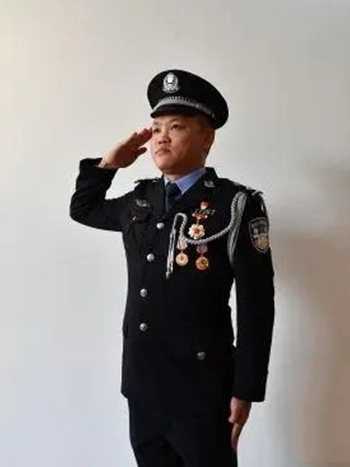 董孔潔 董孔潔