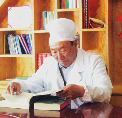 白瑪加措(西藏那曲地區藏醫院院長)