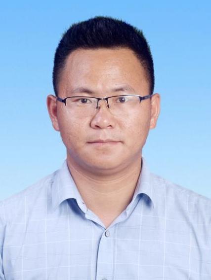 謝永輝(雲南省德宏傣族景頗族自治州隴川縣文化和旅遊局黨組成員、副局長) 謝永輝(雲南省德宏傣族景頗族自治州隴川縣文化和旅遊局黨組成員、副局長)