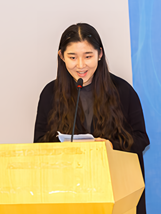 王初(清華大學美術學博士在讀生) 王初(清華大學美術學博士在讀生)