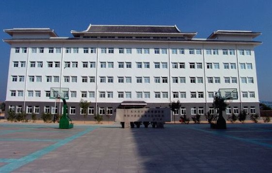 北鎮滿族高中新校區