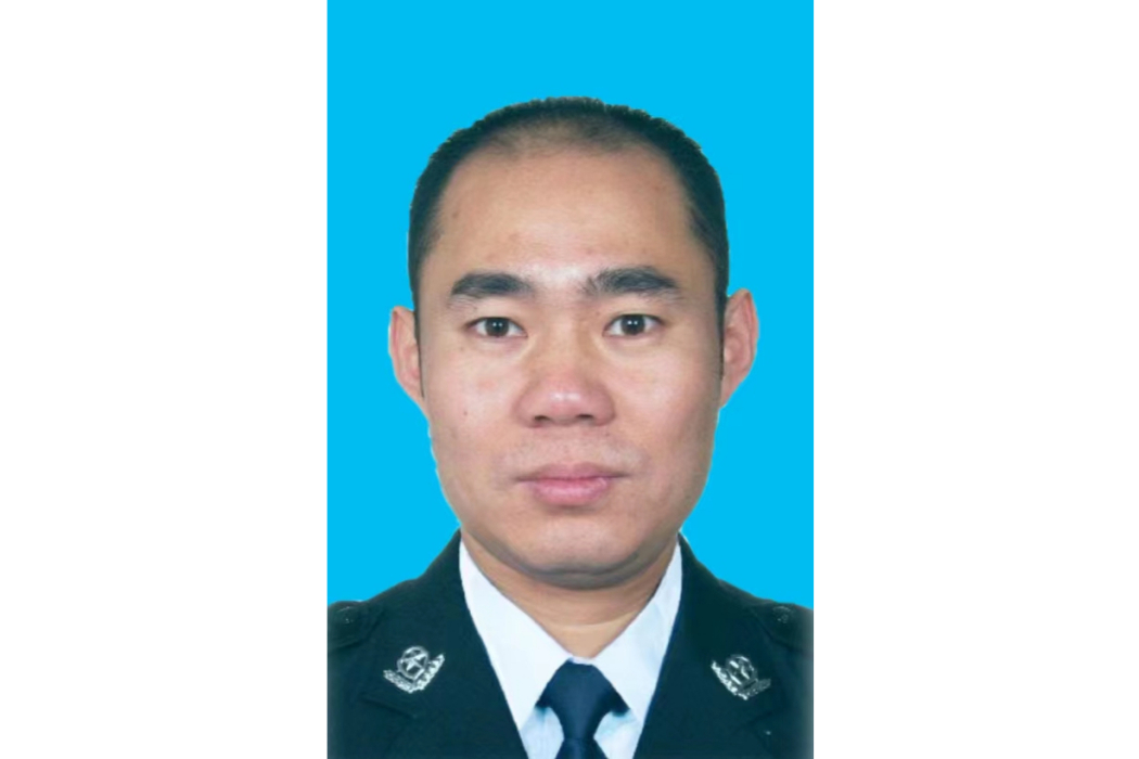 劉耀南(遼寧省葫蘆島市人民政府副市長,市政府黨組成員,市公安局黨委書記、局長) 劉耀南(遼寧省葫蘆島市人民政府副市長,市政府黨組成員,市公安局黨委書記、局長)