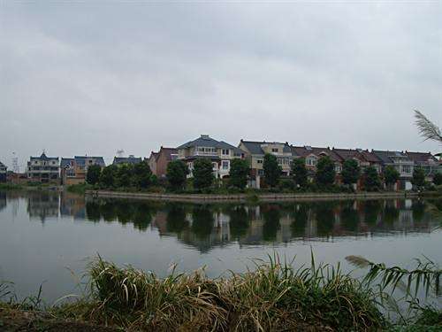 群鐵村 群鐵村