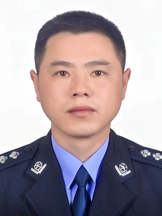 彭城(貴州省黔東南州雷山縣人民政府副縣長、公安局局長) 彭城(貴州省黔東南州雷山縣人民政府副縣長、公安局局長)