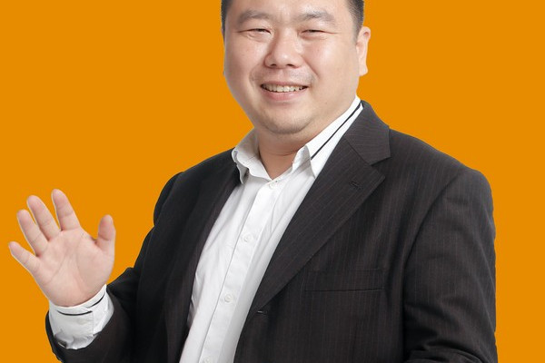 馬兵(SLD公司的太平洋地區董事總經理) 馬兵(SLD公司的太平洋地區董事總經理)