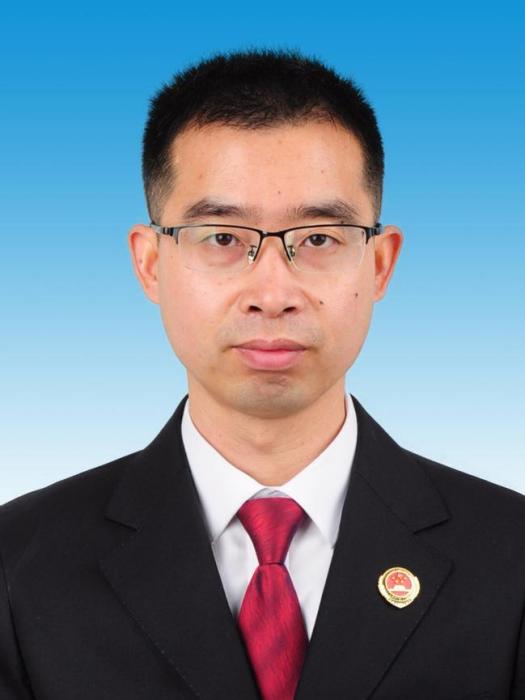 張濤濤(四川省綿陽市平武縣人民檢察院黨組書記、檢察長、檢察委員會委員、檢察員) 張濤濤(四川省綿陽市平武縣人民檢察院黨組書記、檢察長、檢察委員會委員、檢察員)
