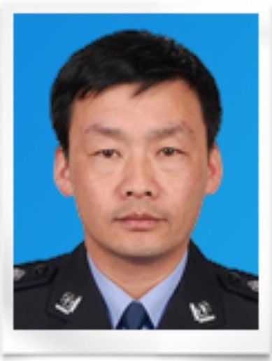 張學凱(內蒙古自治區鄂爾多斯市公安局副局長) 張學凱(內蒙古自治區鄂爾多斯市公安局副局長)