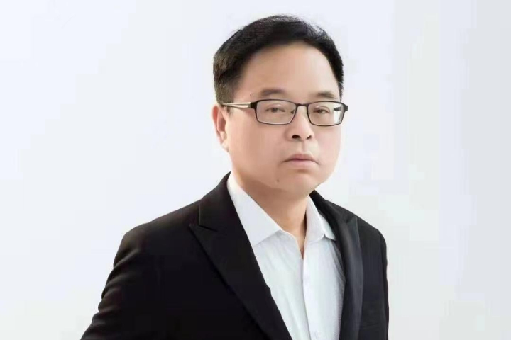 杜峰(陝西鑫嘉峰生態農林科技開發有限公司董事長) 杜峰(陝西鑫嘉峰生態農林科技開發有限公司董事長)