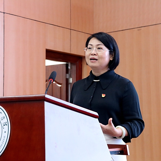 嚴麗娜