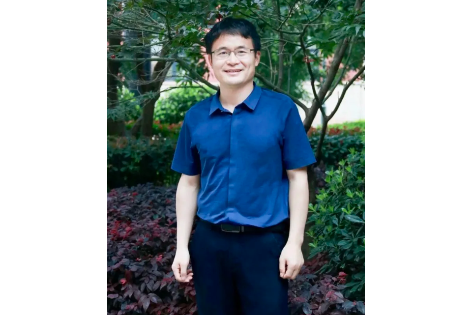 王良(長沙市雅禮中學校長,正高級教師) 王良(長沙市雅禮中學校長,正高級教師)