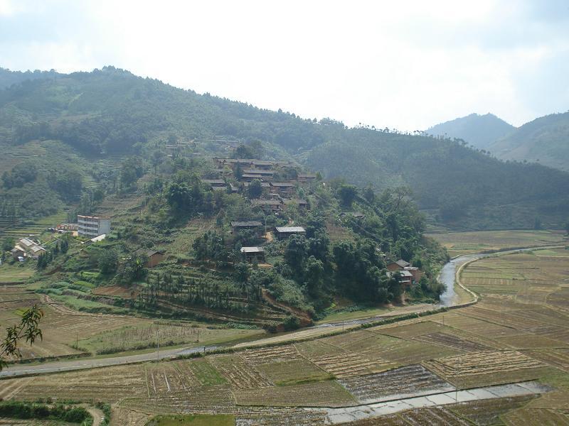 戈寒石台村