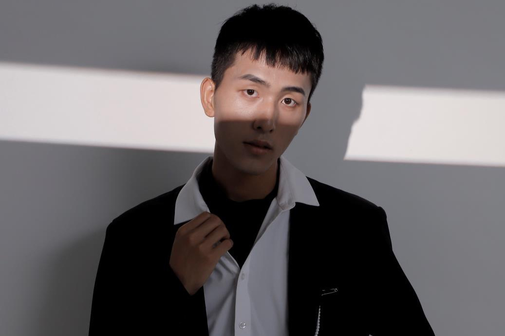 子墨(中國內地男歌手,青年演員) 子墨(中國內地男歌手,青年演員)