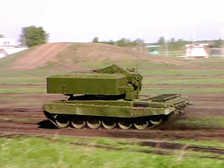 TOS-1自行火箭炮彈藥裝填車