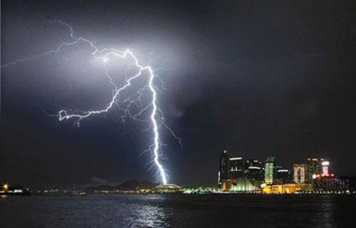 香港出現的狂風雷暴