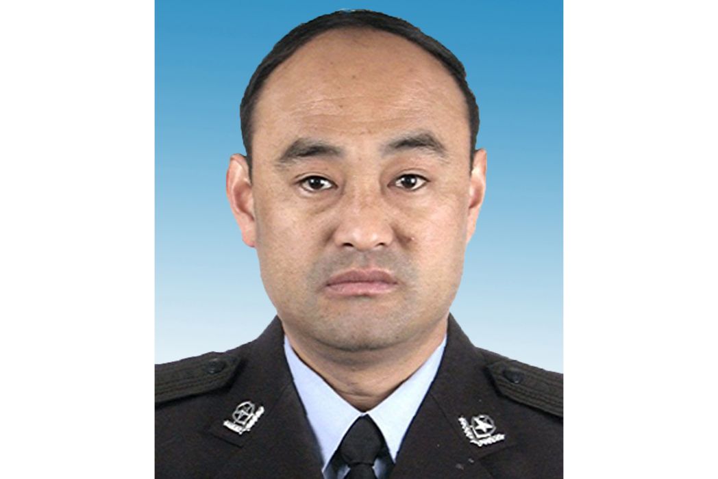 張喜亮(山東省臨沂市費縣公安局黨委委員、副局長、四級高級警長) 張喜亮(山東省臨沂市費縣公安局黨委委員、副局長、四級高級警長)