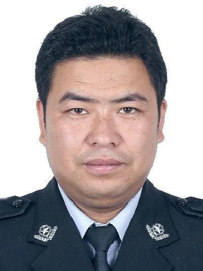 趙志軍(新疆維吾爾自治區克孜勒蘇柯爾克孜自治州阿圖什市人民政府副市長、市公安局黨委書記、局長、督察長) 趙志軍(新疆維吾爾自治區克孜勒蘇柯爾克孜自治州阿圖什市人民政府副市長、市公安局黨委書記、局長、督察長)