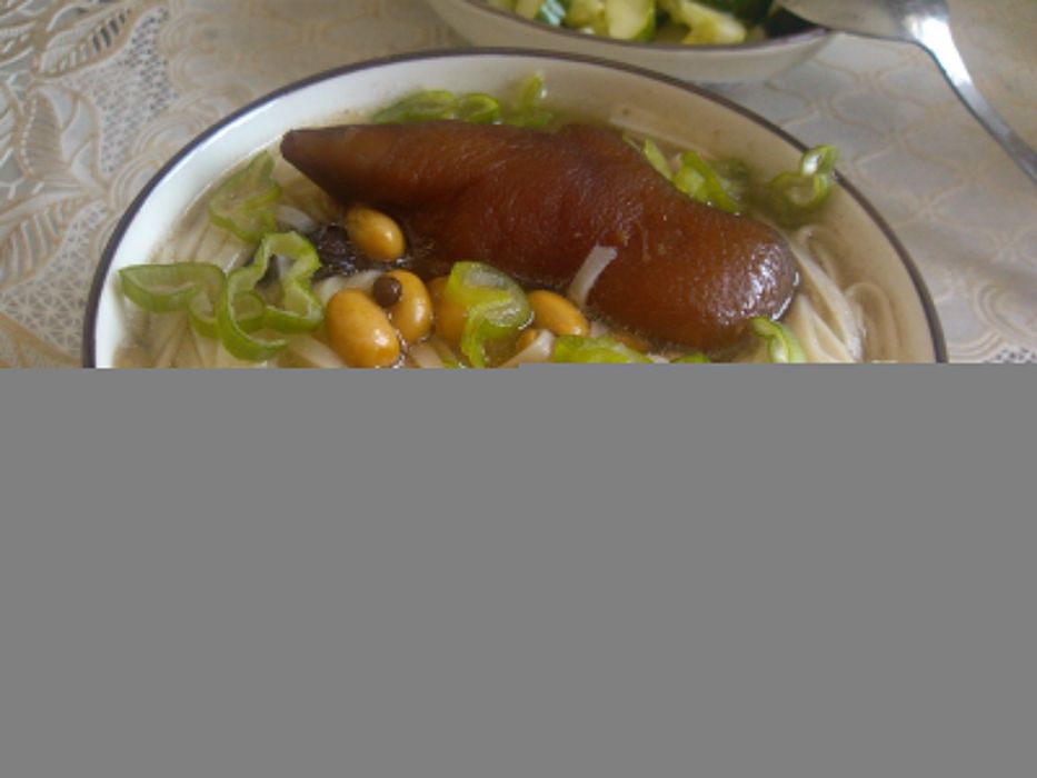 豬腳掛麵 豬腳掛麵
