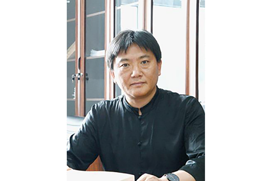 張振亭(延邊大學中文系副教授)