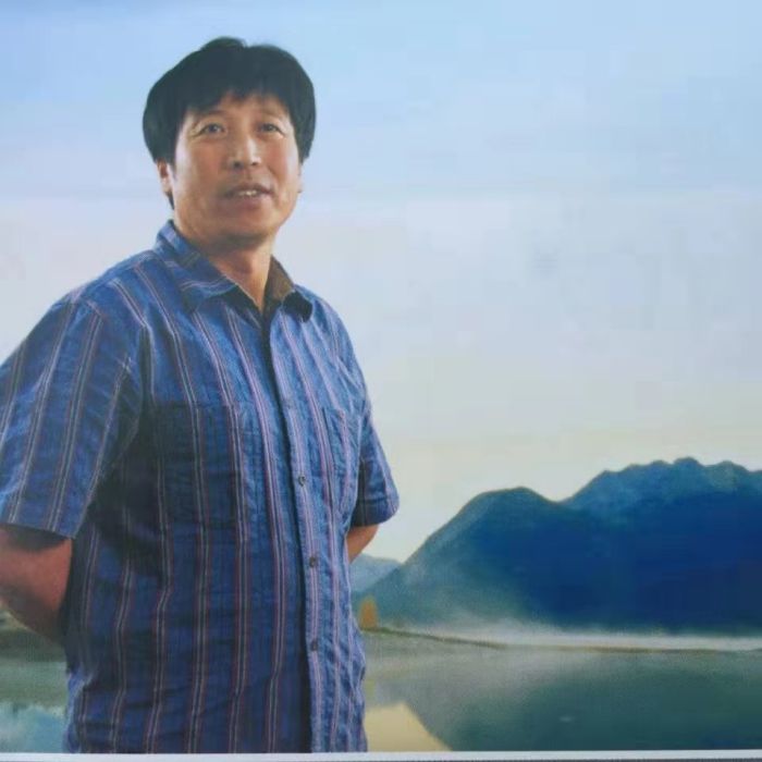 王懷友(舒蘭市刀畫藝術研究會主席) 王懷友(舒蘭市刀畫藝術研究會主席)